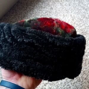 Cozy vintage 1960s travelers multi color faux fur floral hat